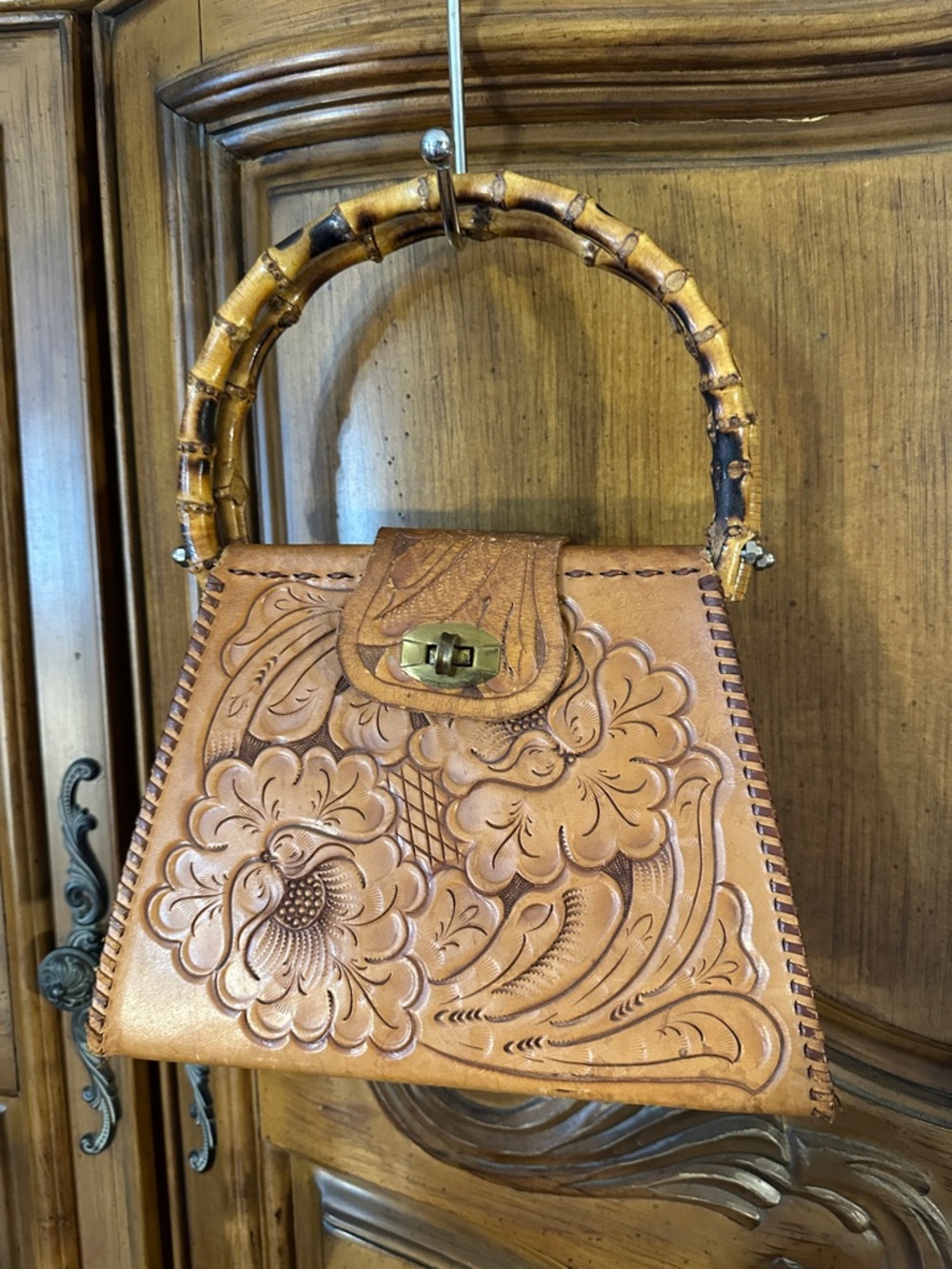 Vintage Detailed Leather Floral Tooled Hand Purse With Bamboo Wooden Handles